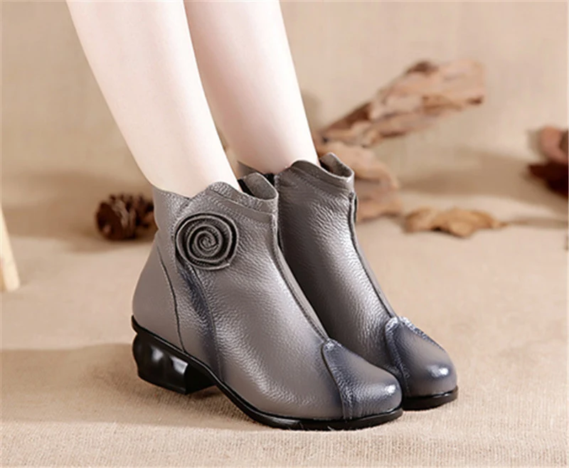 Botas de mujer con forro polar de estilo étnico, material vintage cálido, retención de calor. Mantente abrigada con estilo este invierno.