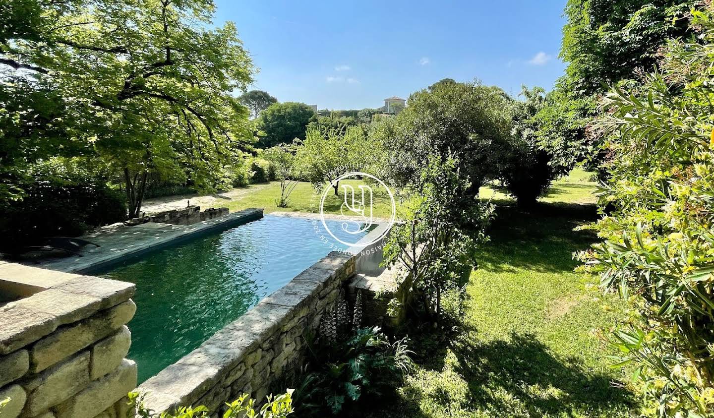 House with pool and terrace Uzès