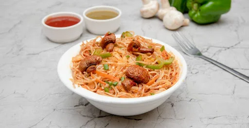 Schezwan Mushroom Noodles