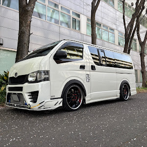 ハイエースバン TRH200V