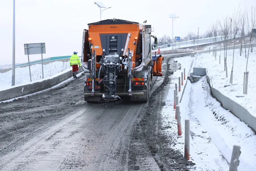 Kompanija Srbija Ziđin Majning održava puteve tokom zime na području rudnika Čukaru Peki