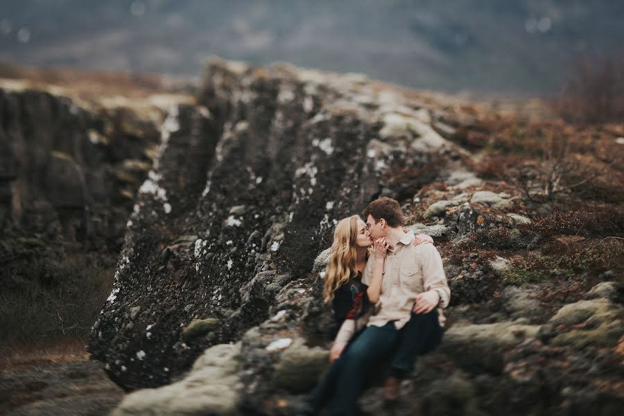 Fotógrafo de casamento Darya Bulavina (luthien). Foto de 2 de dezembro 2016