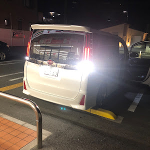 ノア ZRR80W