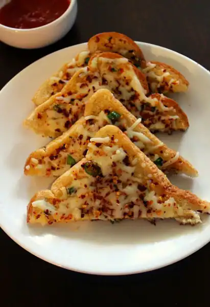 Chilli Cheese Garlic Toast