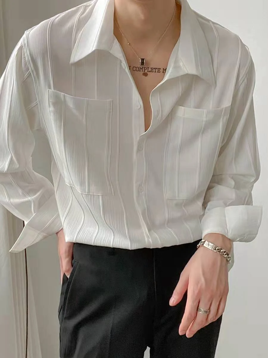 Herren Hemd mit langen Ärmeln, einfarbig und cool, für einen lässigen Look. Bequemes und modisches Shirt für den Alltag. Stilvoll und entspannt!