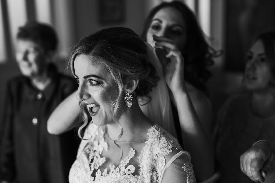 Fotografo di matrimoni Anita Dajka (dajkaanita19). Foto del 15 ottobre 2019