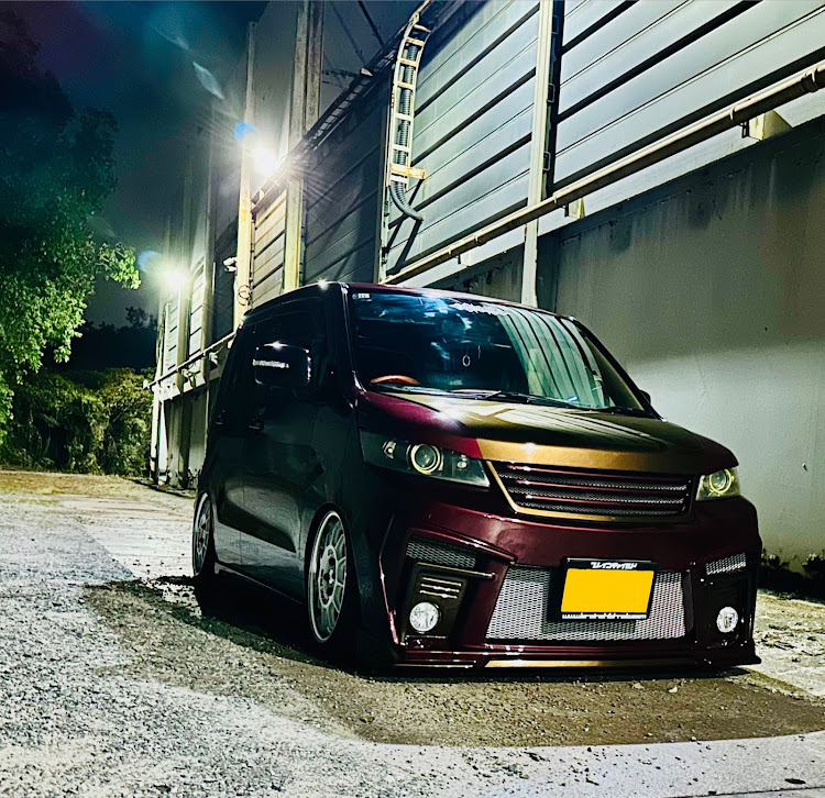 ワゴンRスティングレーの夜間撮影・街灯の下の愛車・BOLDエアサスに関するカスタム事例の投稿画像1枚目
