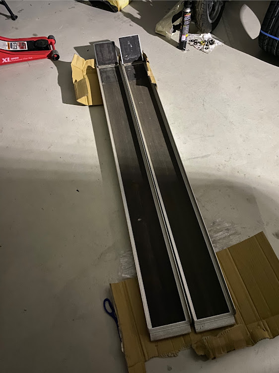 ハイエースバンのたちゃさんが投稿したカスタム事例の投稿画像3枚目