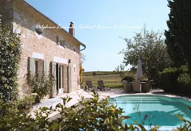 Maison avec piscine et terrasse 8