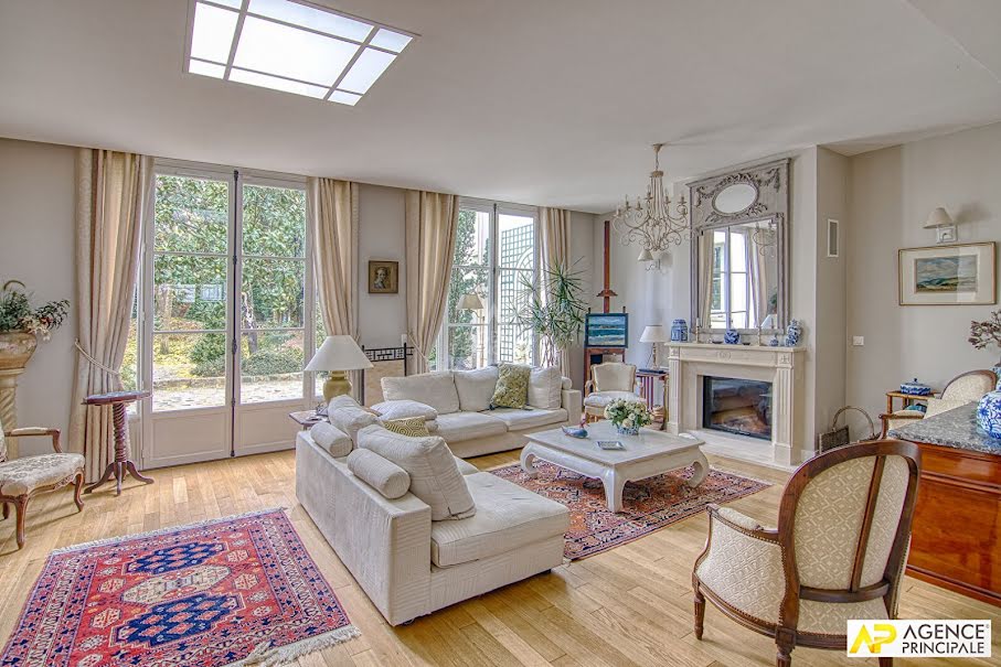 Vente maison 7 pièces 224 m² à Versailles (78000), 1 990 000 €