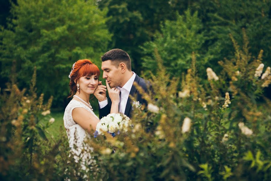 Fotógrafo de casamento Anastasiya Bogdanova (bogdasha). Foto de 19 de setembro 2017