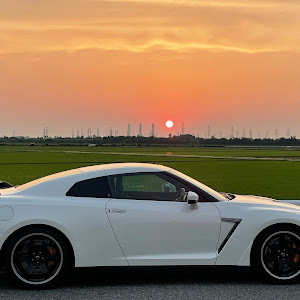 NISSAN GT-R R35