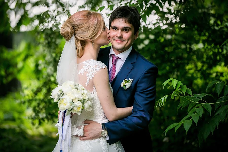 Wedding photographer Aleksey Kalashnikov (akalashnikov). Photo of 14 April 2015