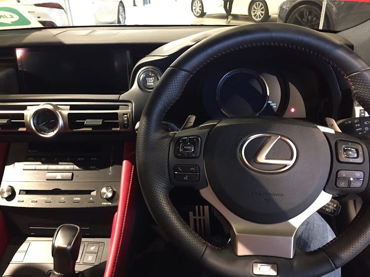 マチマチさんが投稿した中古車屋・フィアット・レクサス・常滑・天丼に関するカスタム事例の投稿画像12枚目