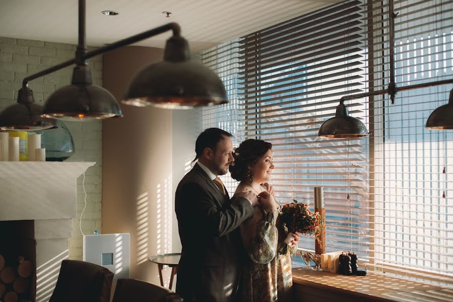 Fotógrafo de casamento Serezha Gribanov (sergeygribanov). Foto de 11 de março 2015