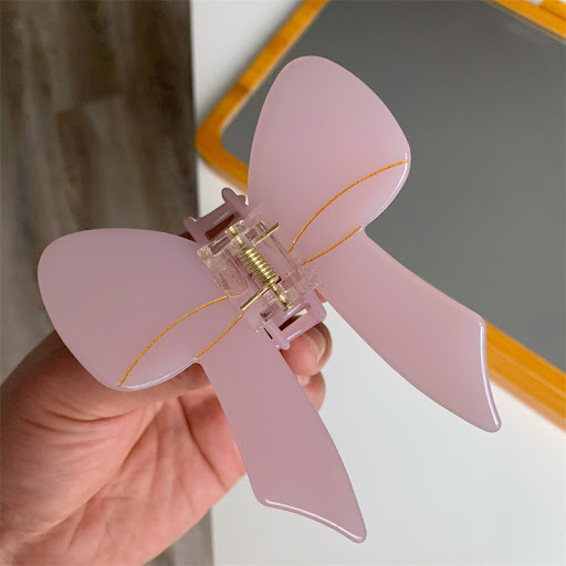 Title 3, Butterfly Acetic Acid Clasp Sweet And Dazzling....