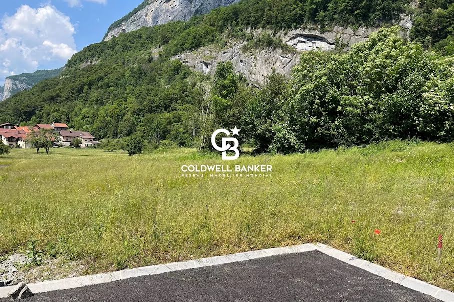 Vente terrain  594 m² à Magland (74300), 142 000 €