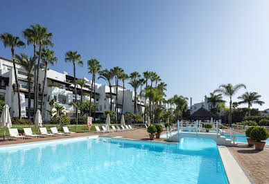 Appartement avec terrasse et piscine 4