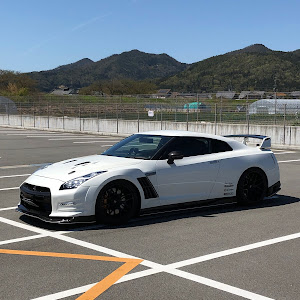 NISSAN GT-R R35