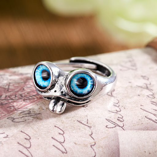 Title 3, Creative Frog Style Hip Hop Ring, a unique acce...