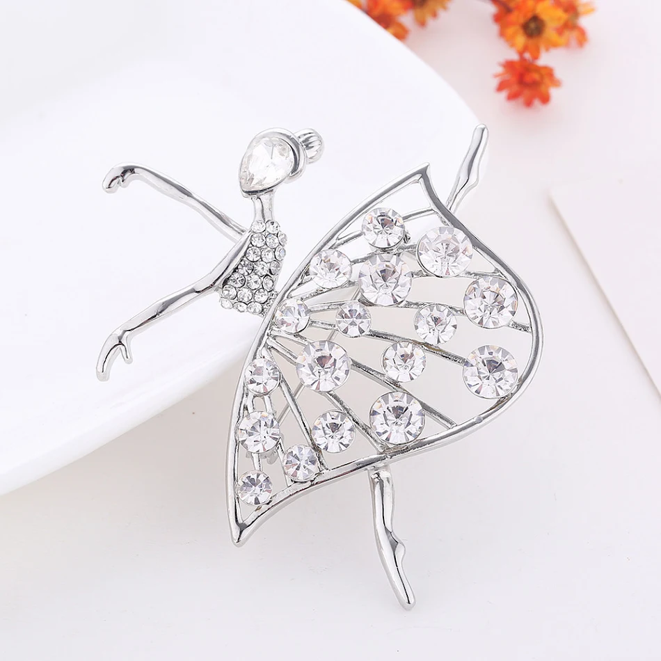 Modieuze kledingbroche met elegante parfumfles. Voeg stijl en geur toe aan je outfit. De perfecte accessoire voor elke gelegenheid.