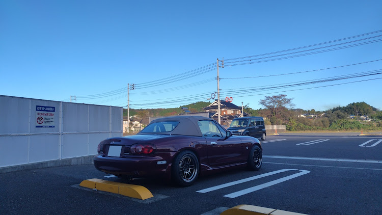 ロードスターの駐車枠ぴったり選手権・もう雪がに関するカスタム事例の投稿画像1枚目