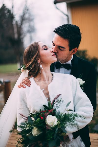 Fotógrafo de casamento Rinat Yamaev (izhairguns). Foto de 25 de novembro 2019