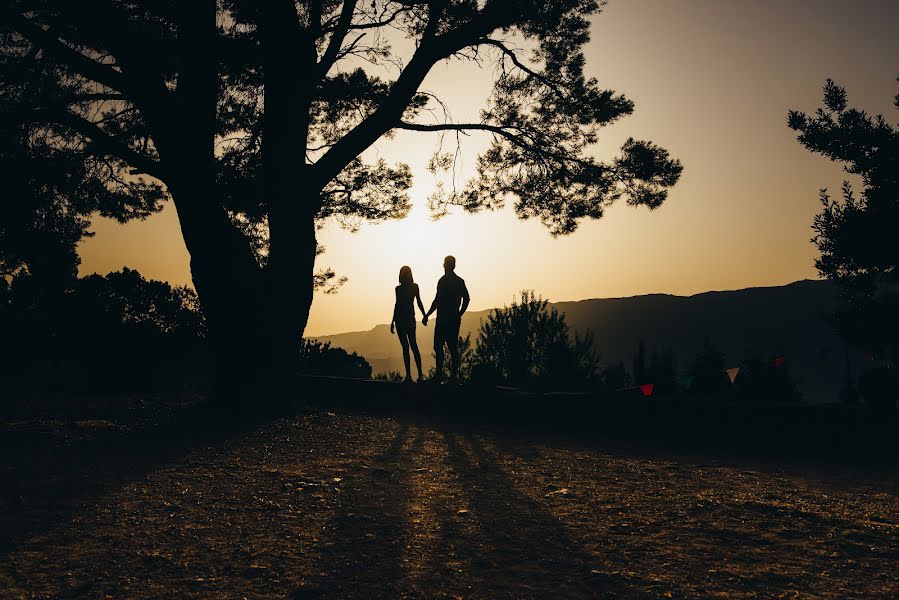 Fotografo di matrimoni Gerard Reyes B. (f22estudi). Foto del 5 aprile 2022