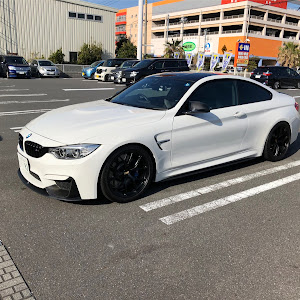 M4 クーペ