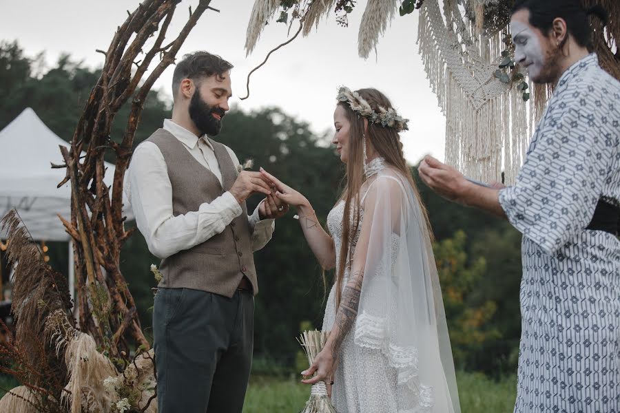 Wedding photographer Viktor Lyubineckiy (viktorlove). Photo of 9 November 2020