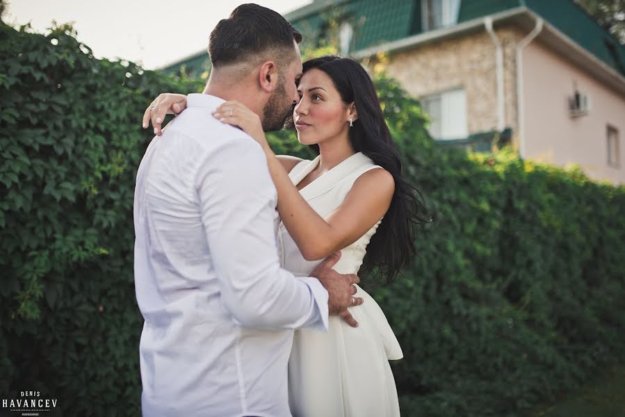 Fotógrafo de casamento Denis Khavancev (havancevdenis). Foto de 15 de setembro 2017