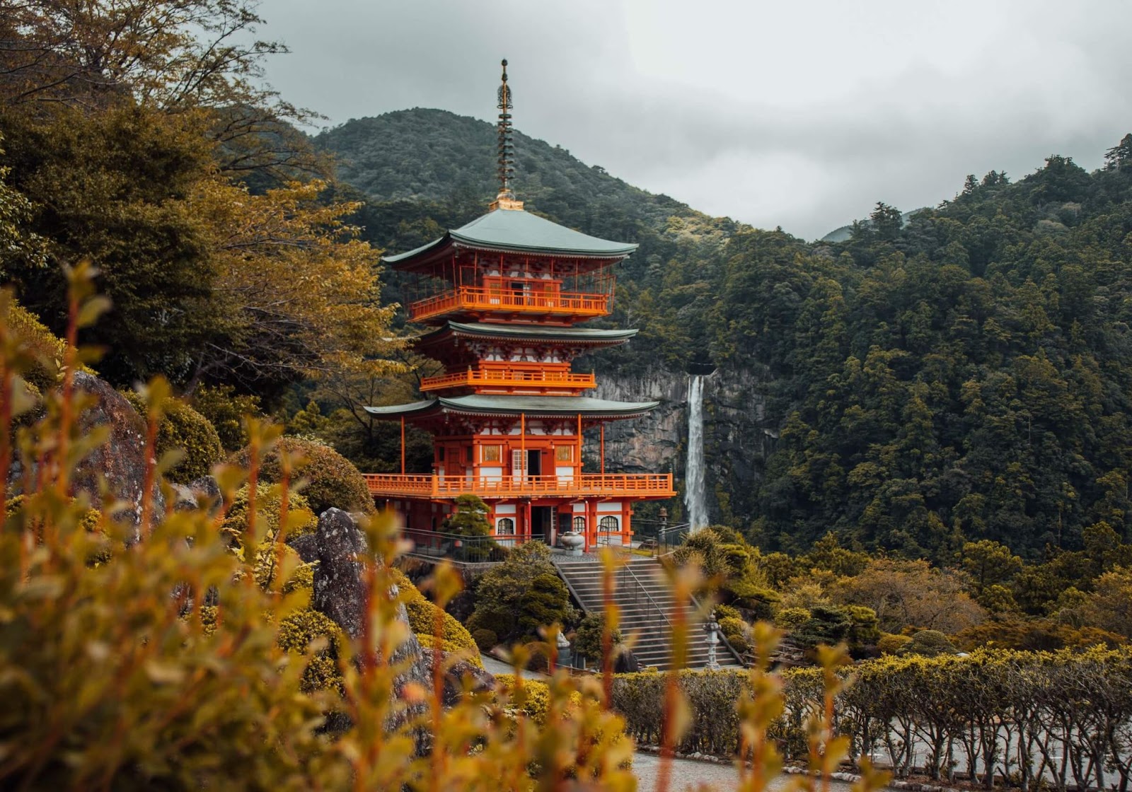 off the beaten track in Japan, Nachi Falls, Buddhism and Shintoism