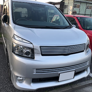 ヴォクシー ZRR70W