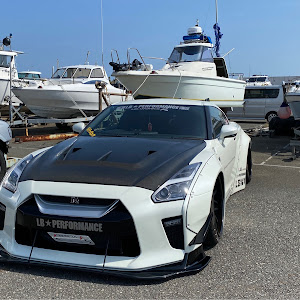 NISSAN GT-R R35