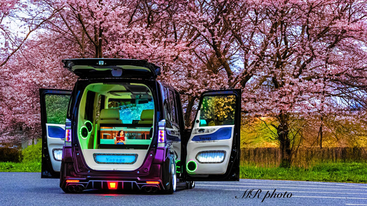 Nボックスカスタムの桜とコラボ🌸・サクラと愛車・桜・徹夜で撮影会に😂に関するカスタム事例の投稿画像1枚目