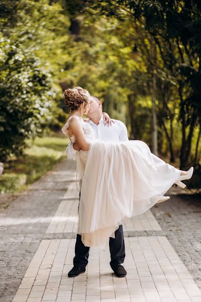 Fotógrafo de casamento Yana Tkach (yasyatkach). Foto de 31 de dezembro 2020