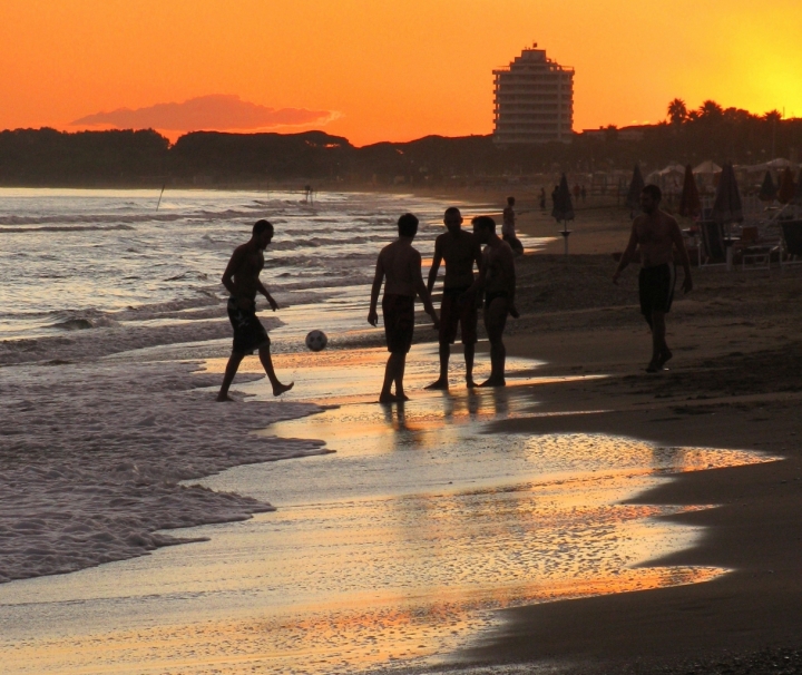 Sulla spiaggia di Elisabetta Di Girolamo