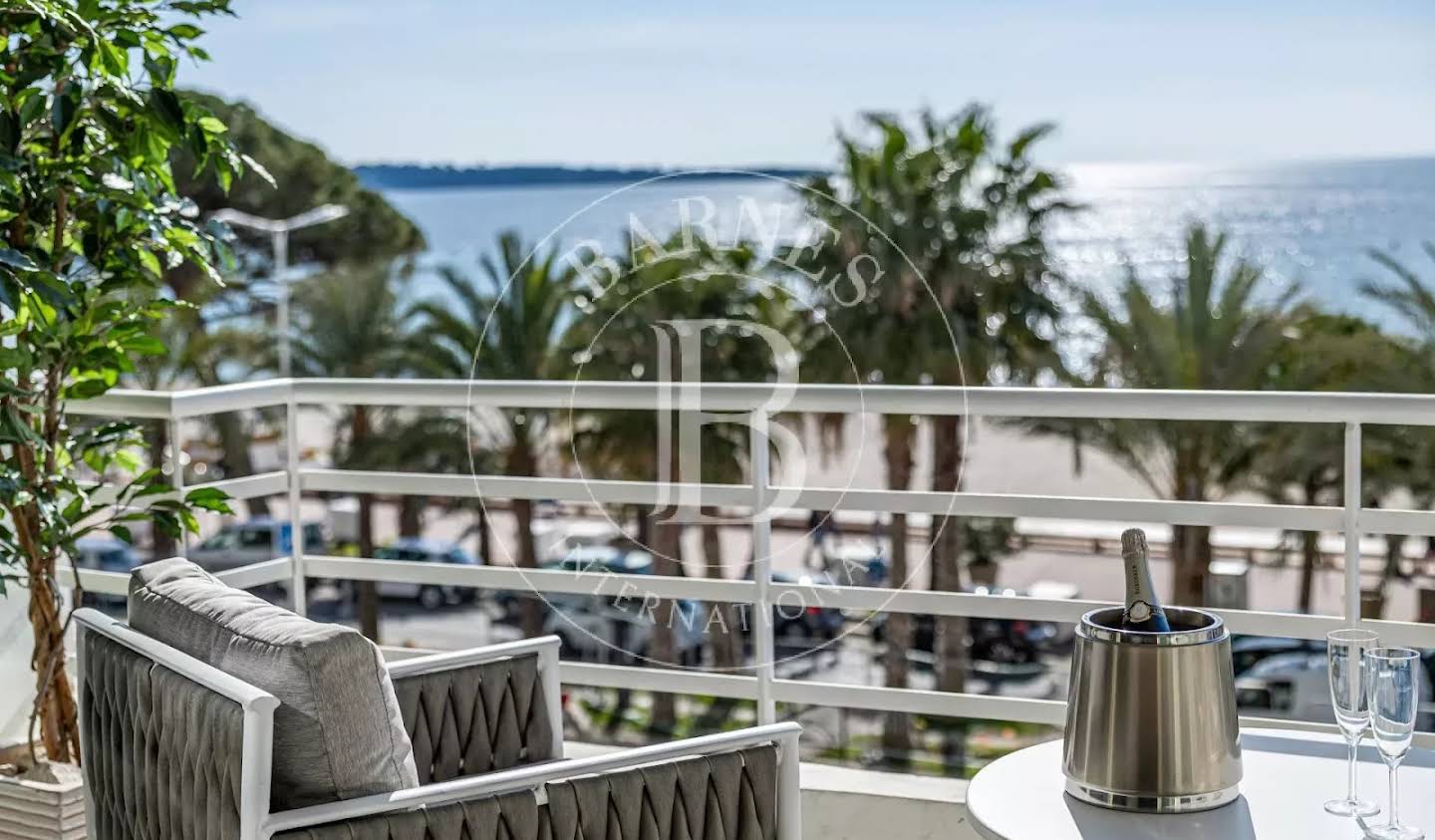 Apartment with terrace Cannes