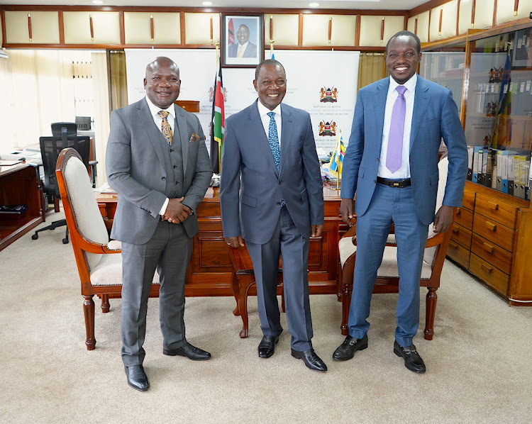 Kakamega County Governor and Council of Governors Chair for Finance, Planning and Economic Affairs Committee Fernandes Barasa with Treasury CS Njuguna Ndungu and committee member Kisii Governor Simba Arati.