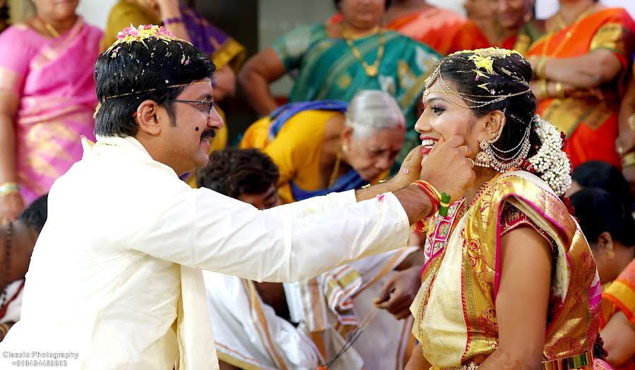 Fotógrafo de casamento Narendra Jnr (narendra). Foto de 10 de dezembro 2020