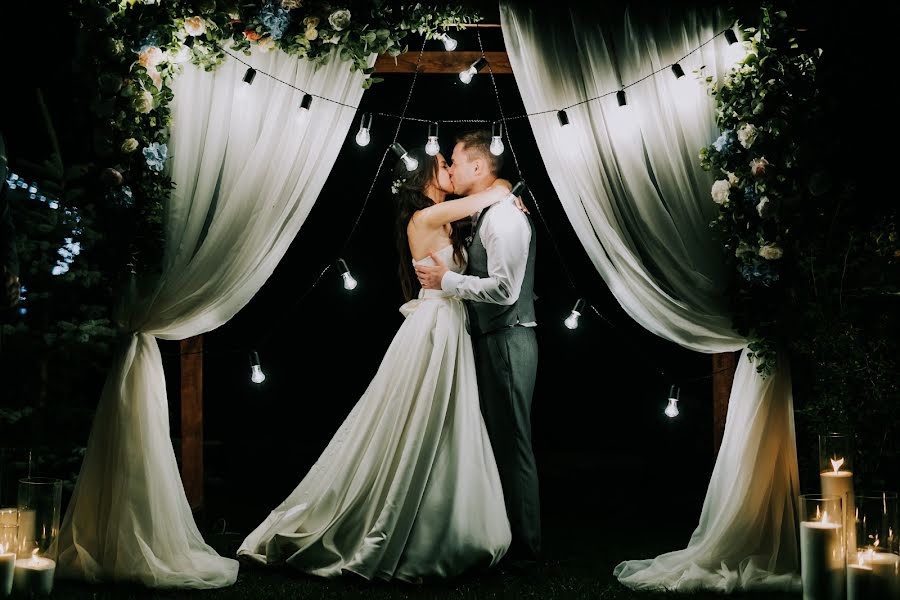 Fotógrafo de casamento Varvara Gerte (oo8i). Foto de 15 de outubro 2019