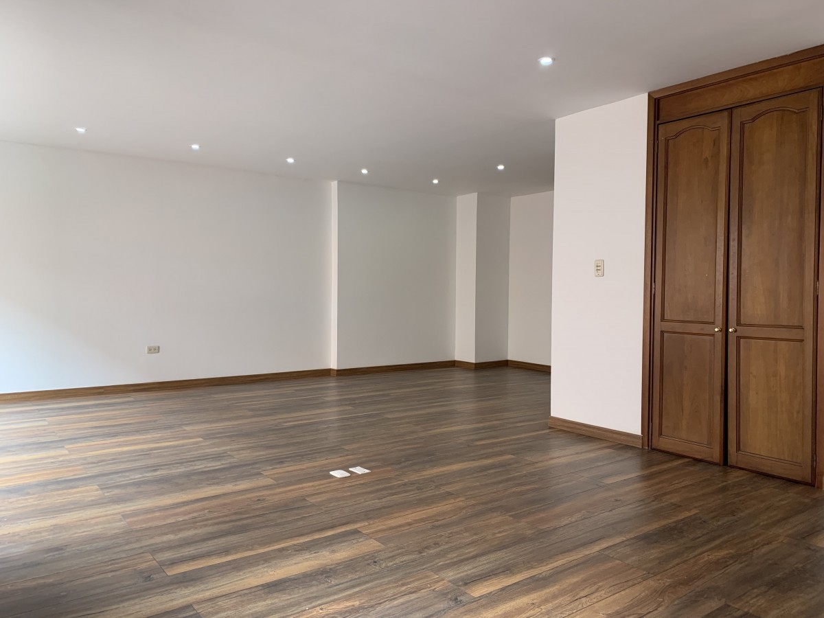 Apartamento En Venta - Santa Barbara, Bogota