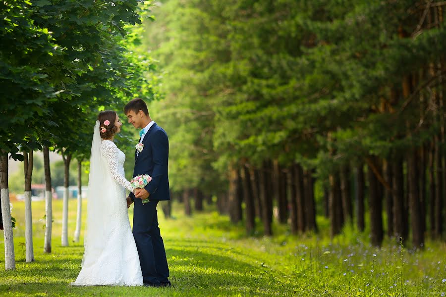 Fotógrafo de casamento Lenar Nigmatullin (lenarnigmatullin). Foto de 18 de abril 2016