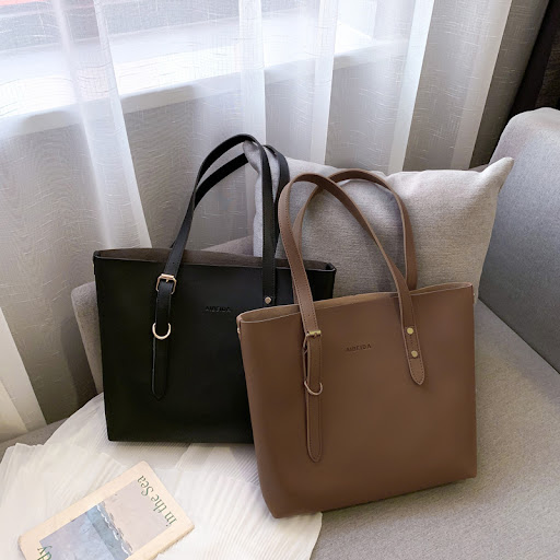 Title 5, New European And American Retro Handbag