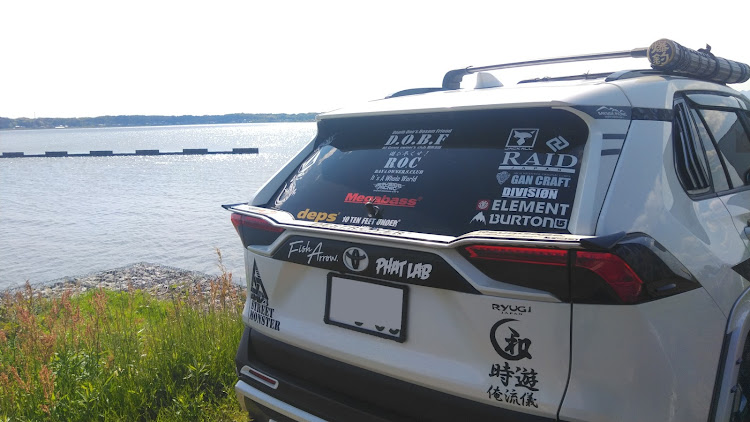 RAV4のステカかカメオ欲しい・ステッカー大好きマン・GW・バス釣り三昧に関するカスタム事例の投稿画像2枚目