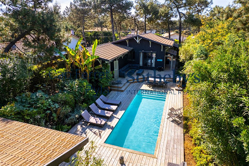 House with pool 1