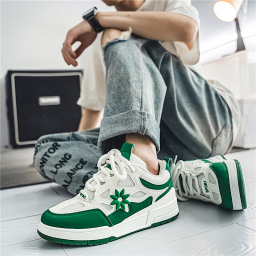 Title 18, Korean Style Trendy Bread Shoes for Men. Experi...