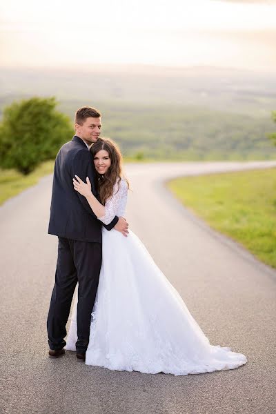 Fotógrafo de casamento Andrea (adushaphoto). Foto de 16 de abril 2019