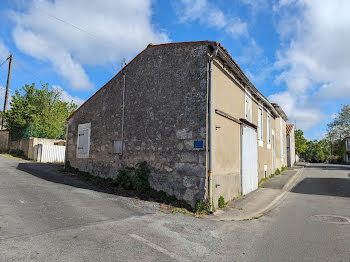 maison à Chaniers (17)