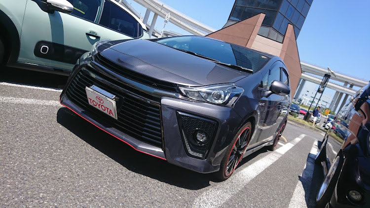 プリウスα G'sのプリウスα・エムズガレージ・レッドメモリー・大黒PA・辰巳第一PAに関するカスタム事例の投稿画像1枚目